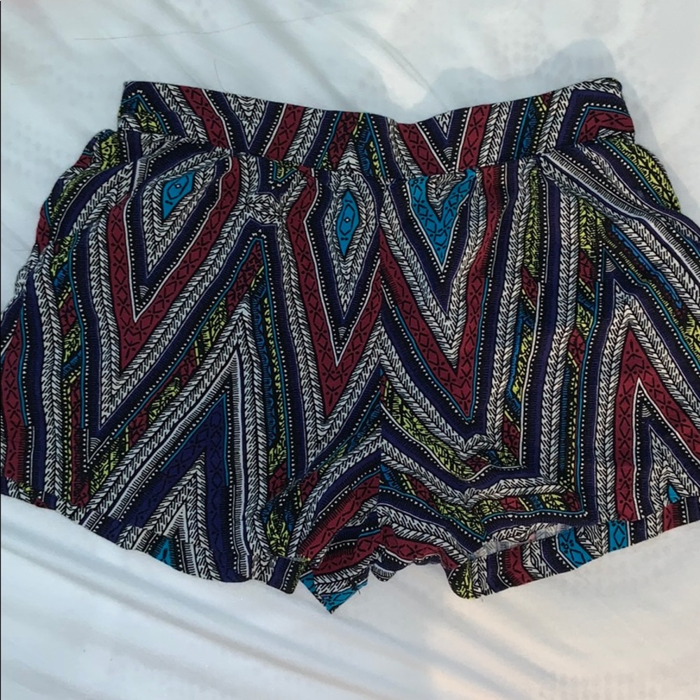 Patterned flowy shorts